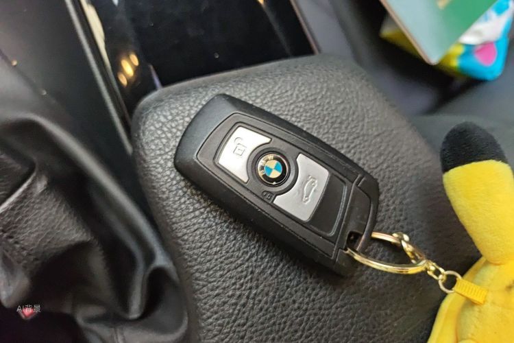 BMW 3 Series 2017 #10 BMW 3 Series 2017 car image #10