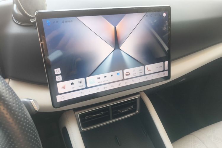 BYD YuanUP 2025 car image #13