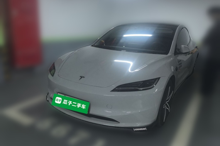 Tesla Model 3 2024 car image #2