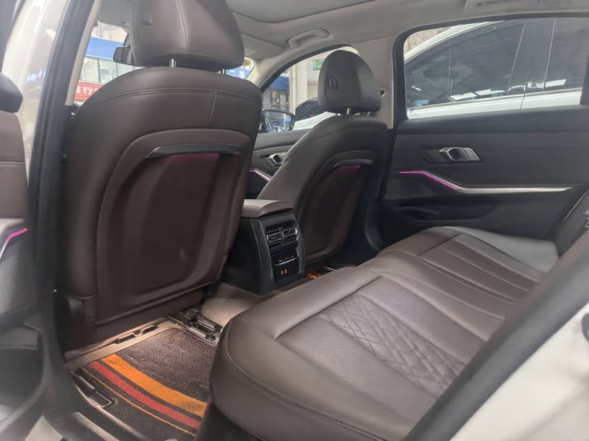 BMW i3 2024 car image #6