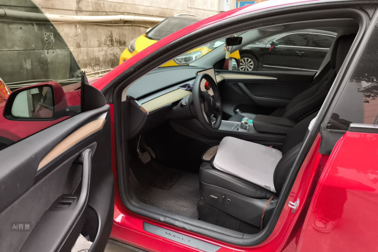 Tesla Model Y 2023 car image #18