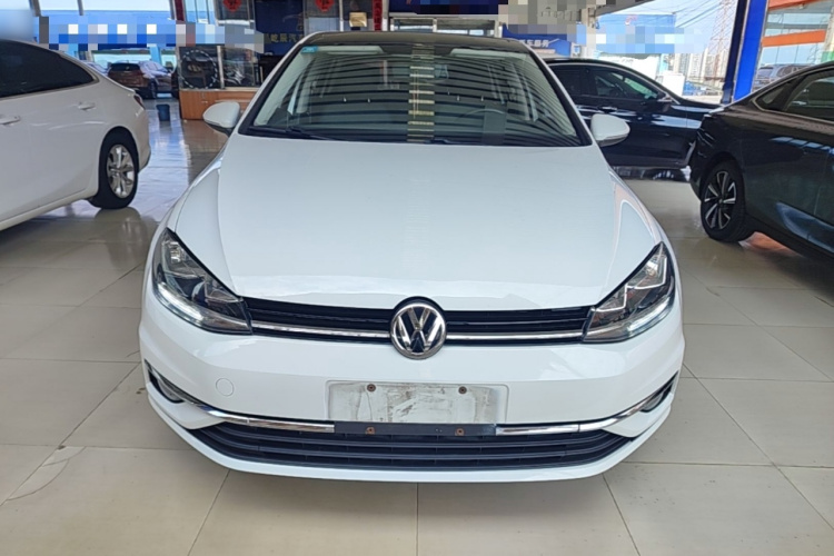 Volkswagen Golf 2020 car image #3