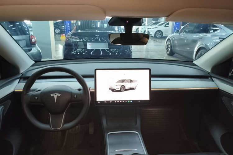 Tesla Model Y 2023 #10 Tesla Model Y 2023 car image #10