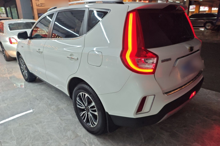 GEELY Vision X6 2017 immagine di auto #7