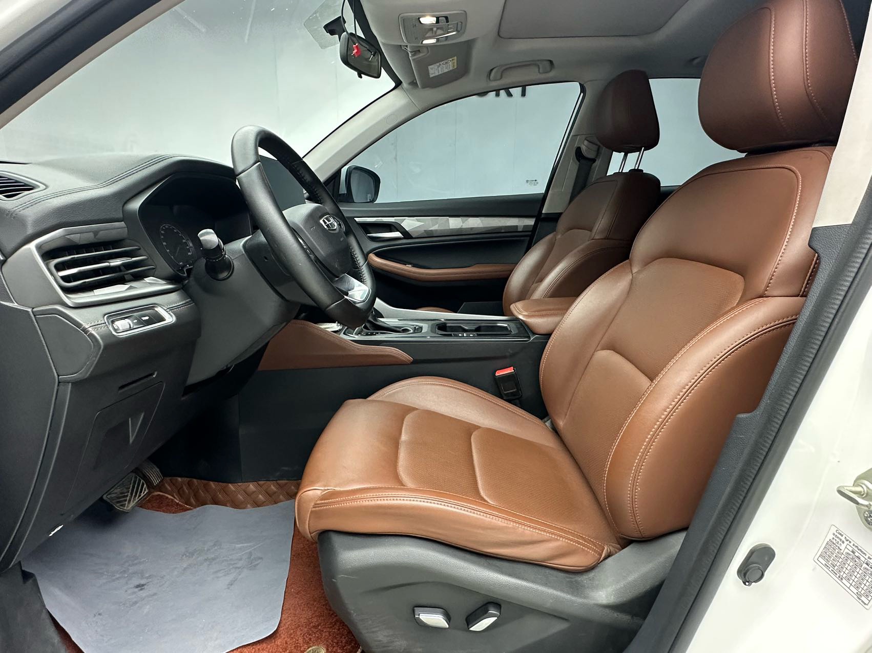 GEELY Vision X6 2023 car image #7