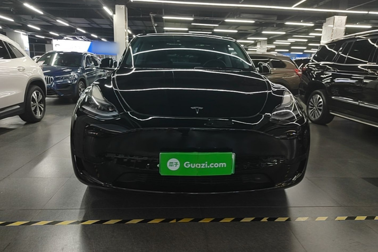 Tesla Model Y 2023 car image #3
