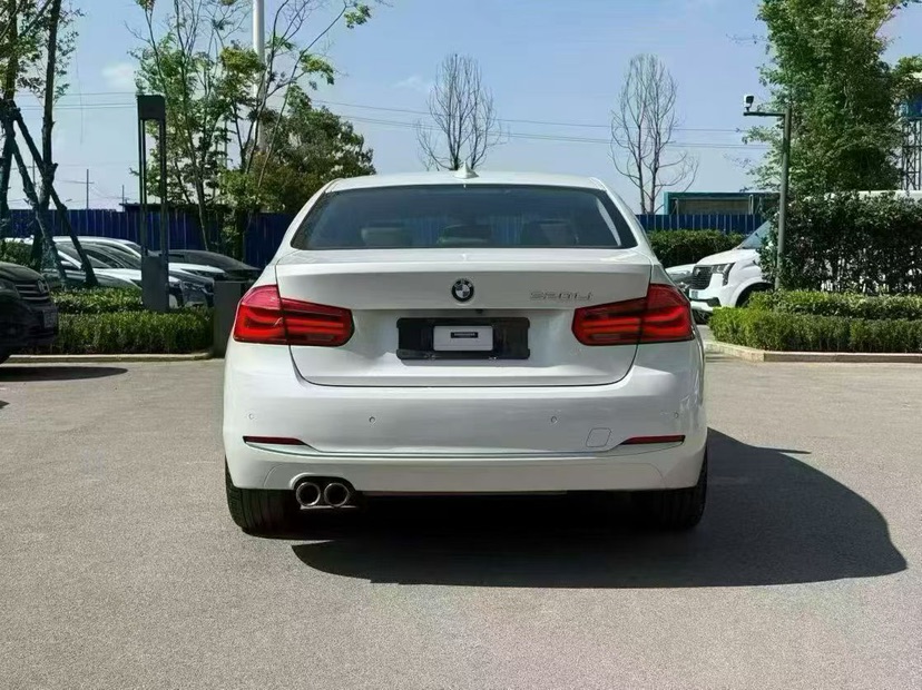 BMW 3 Series 2018 #7 BMW 3 Series 2018 car image #7