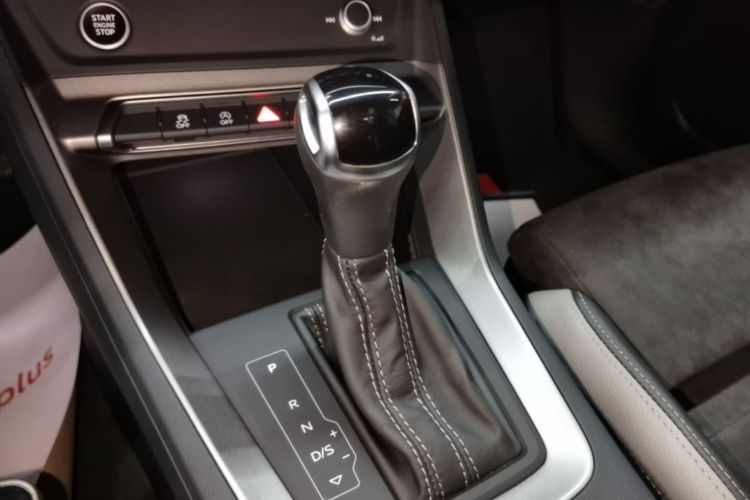 Audi Q3 2021 immagine di auto #14