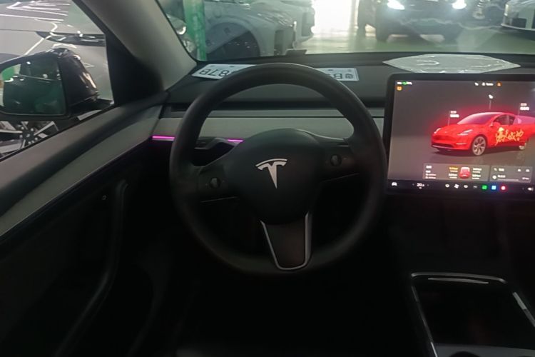 Tesla Model Y 2024 #11 Tesla Model Y 2024 car image #11