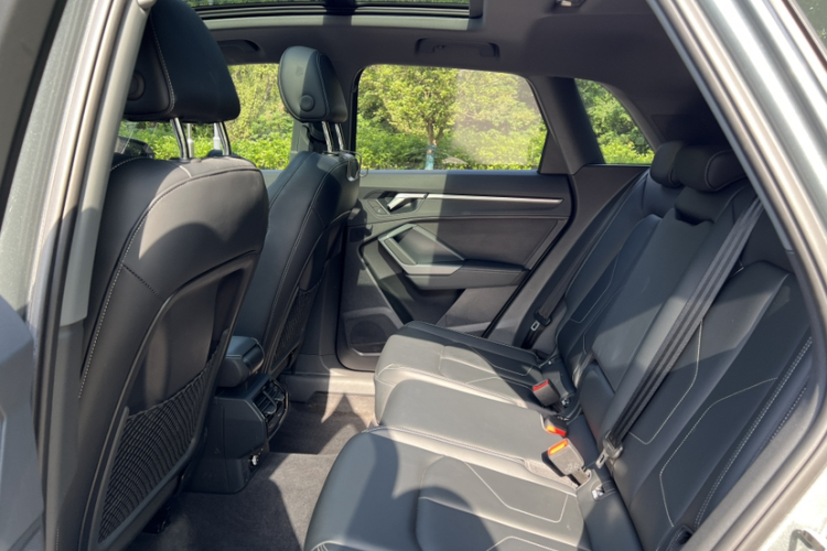 Audi Q3 2023 immagine di auto #11