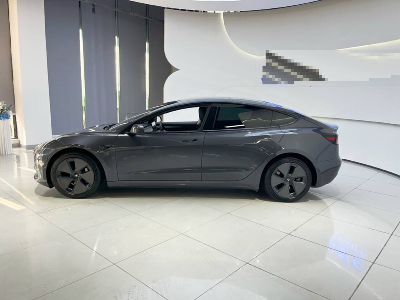 Tesla Model 3 2021 صورة سيارة #4