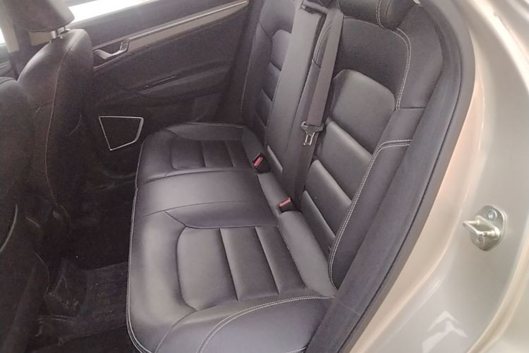 GEELY Emgrand GS 2019 car image #17
