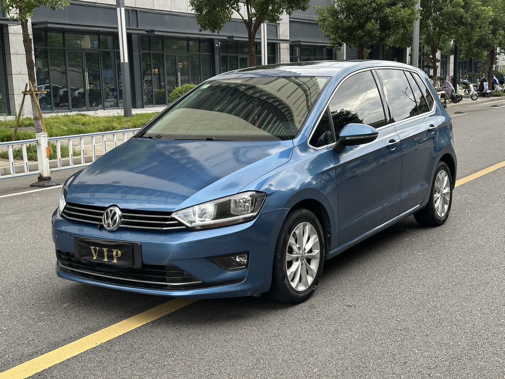 2016 2016 car image