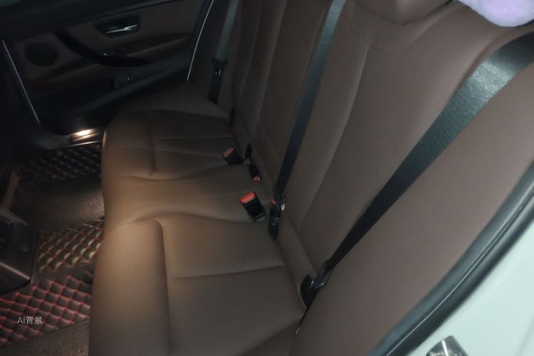 BMW 3 Series 2018 immagine di auto #19