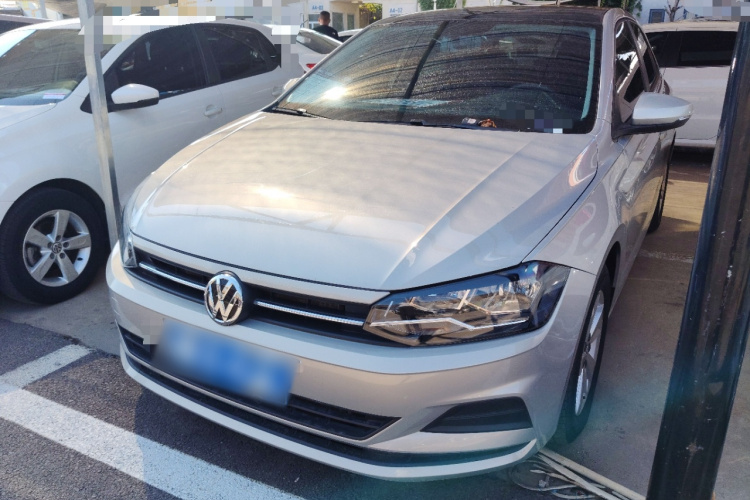 Volkswagen Polo 2020 car image #2