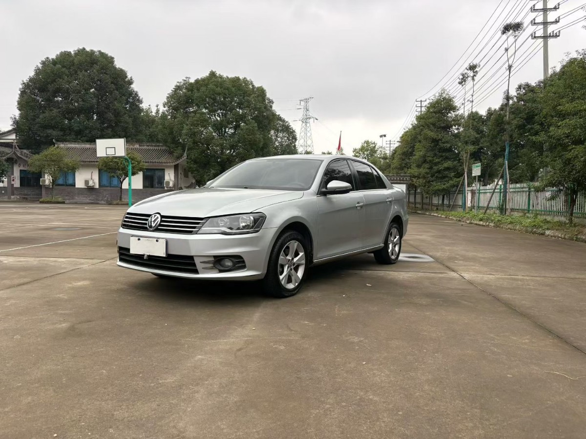 Volkswagen Bora 2013 car image 