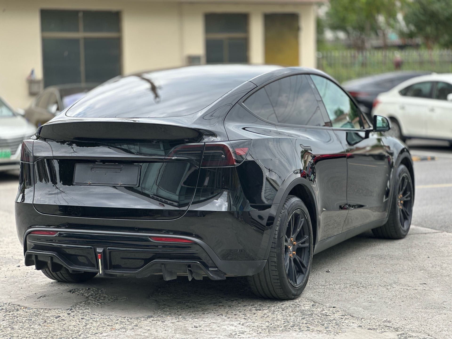 Tesla Model Y 2022 car image #4
