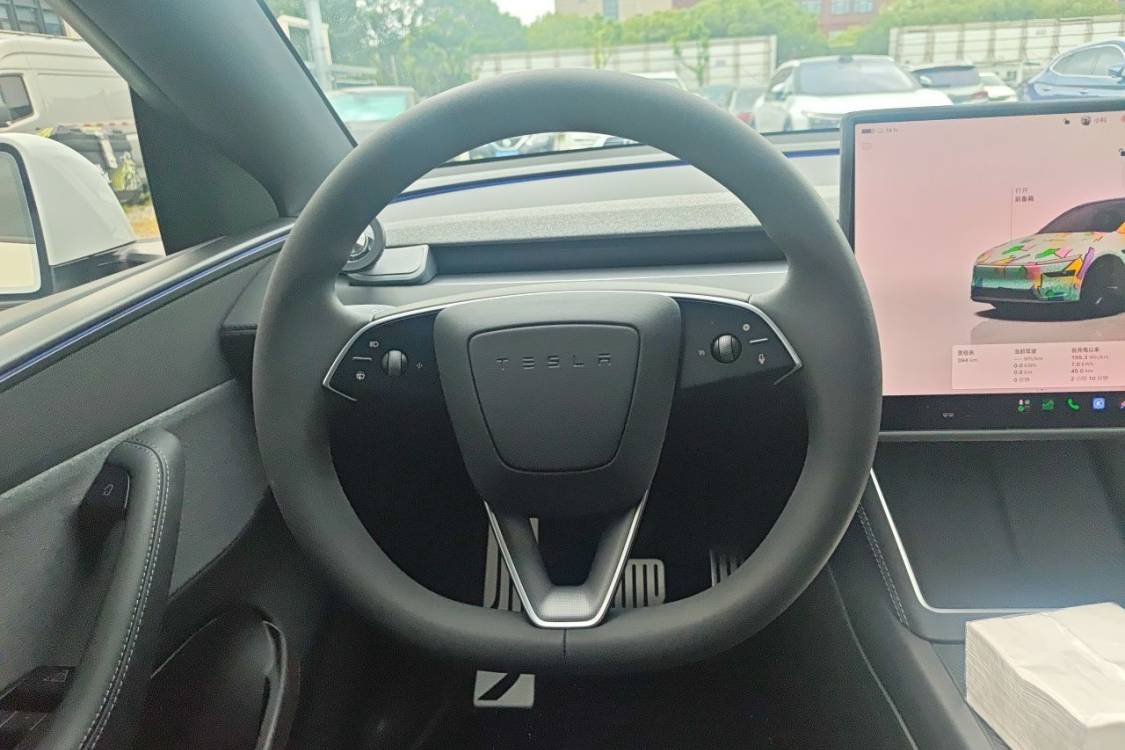Tesla Model Y 2026 #22 Tesla Model Y 2026 car image #22