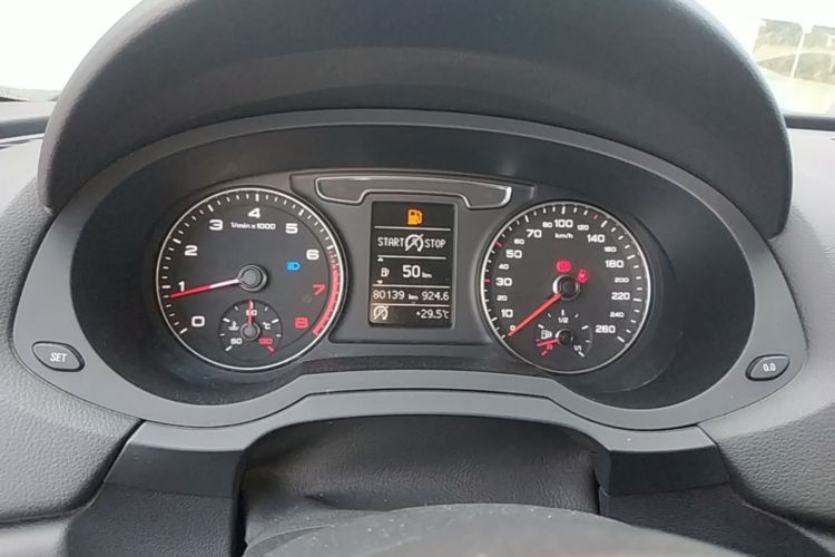 Audi Q3 2016 immagine di auto #12