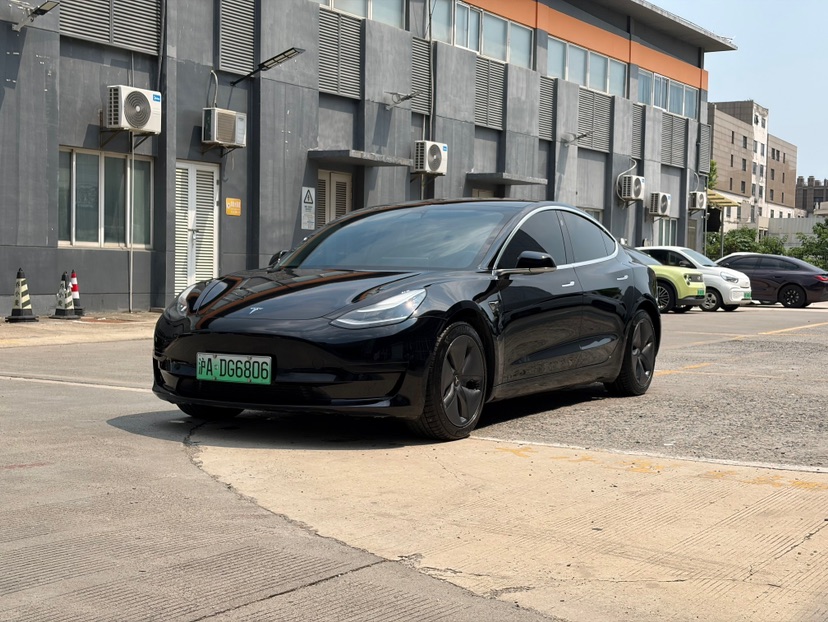 Tesla Model 3 2020 car image #3