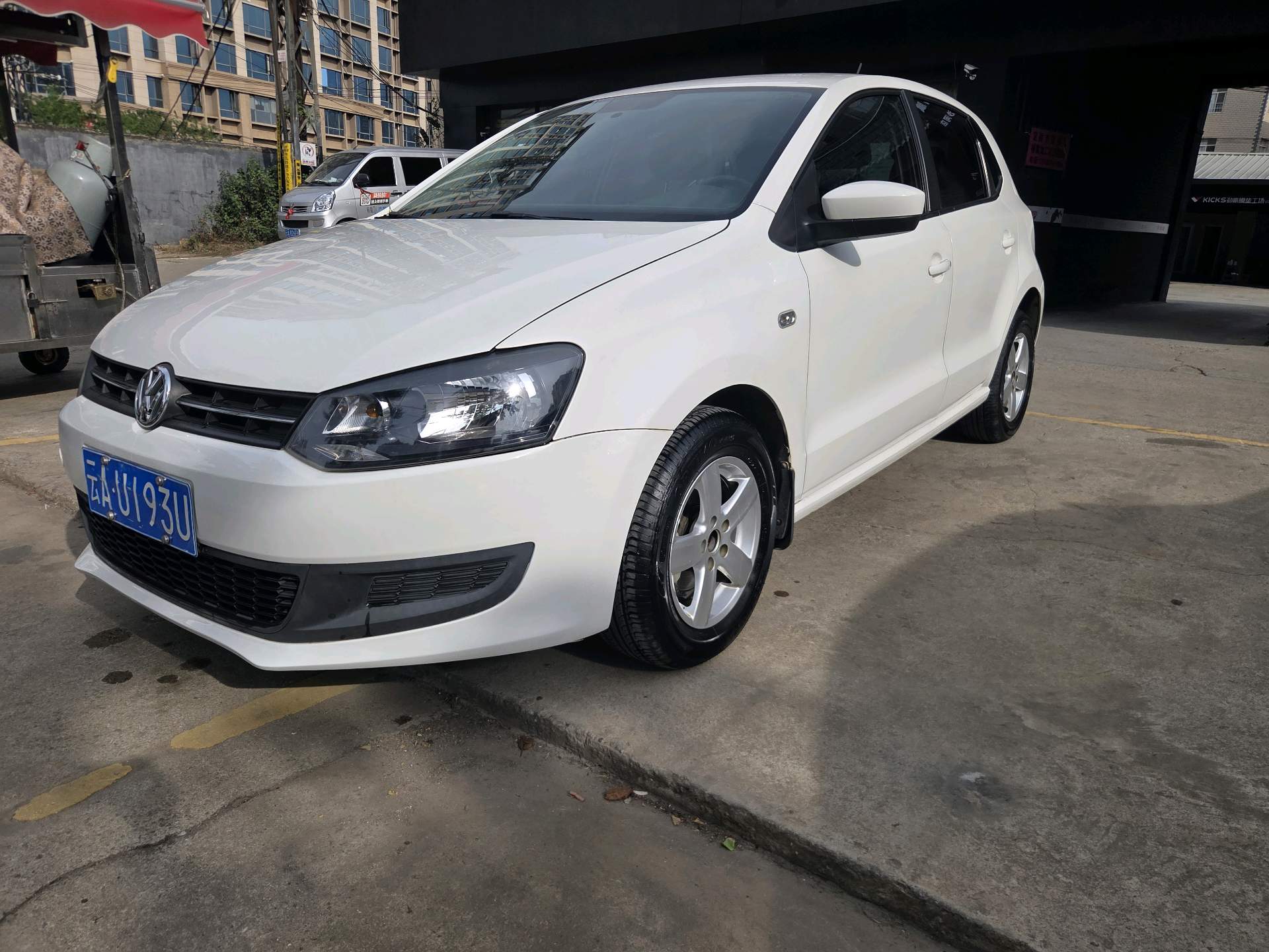 Volkswagen Polo 2013 Volkswagen Polo 2013 car image