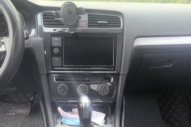 Volkswagen Golf 2019 car image #11