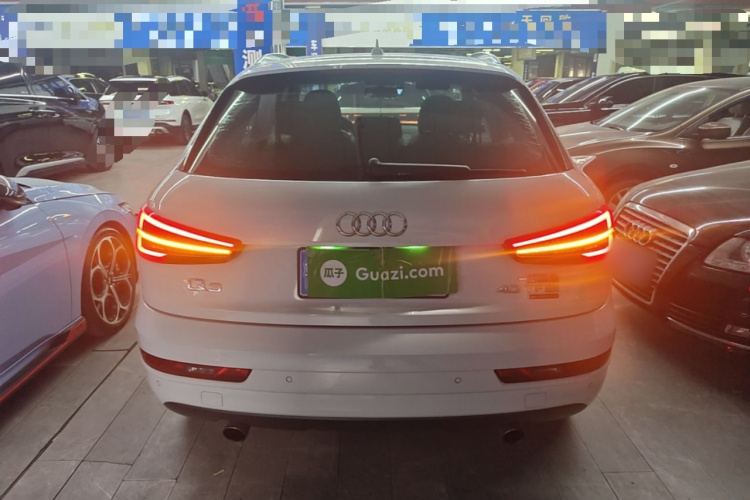 Audi Q3 2017 car image #4