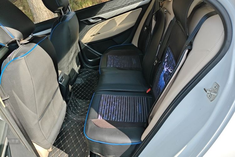 GEELY Emgrand 2018 car image #19