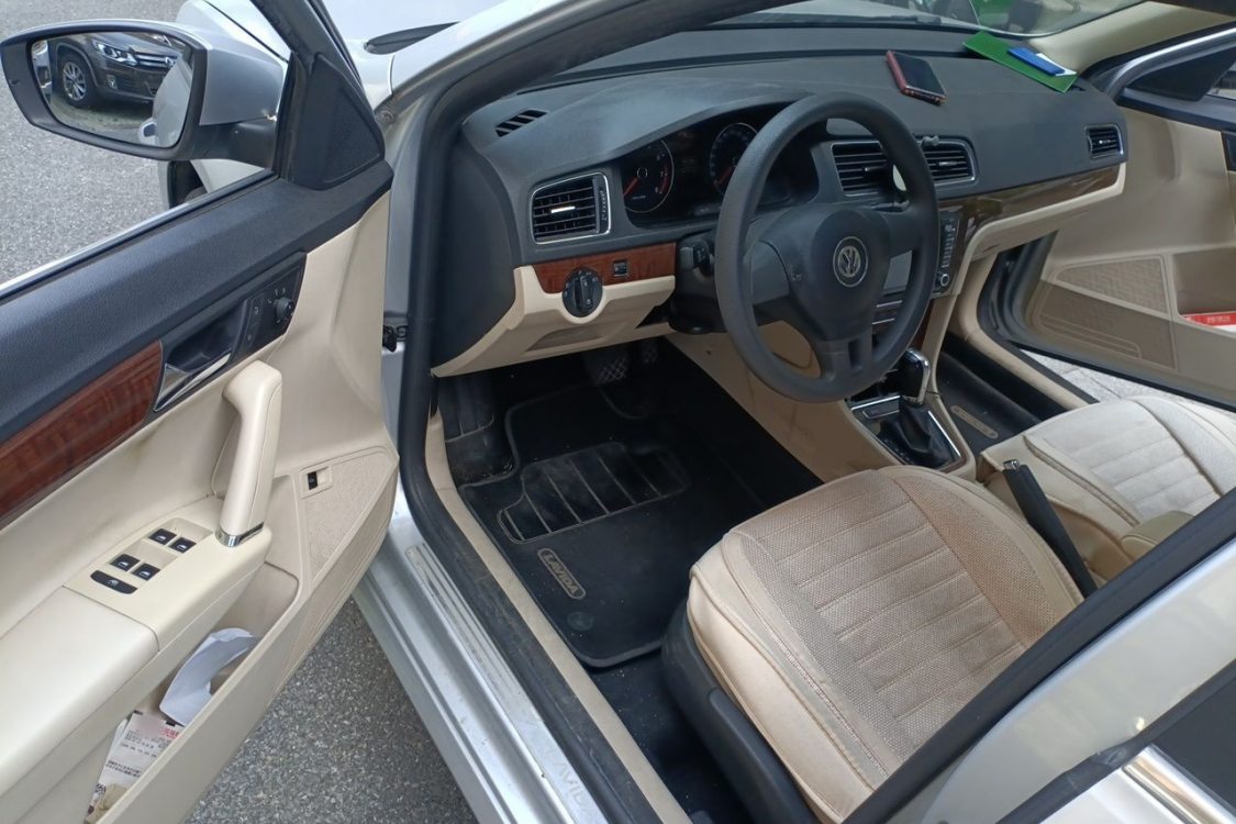 Volkswagen Lavida 2014 car image #25