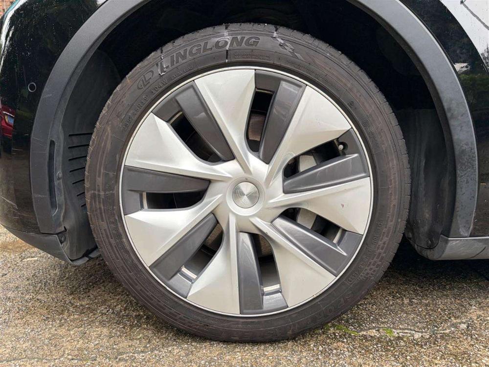 Tesla Model Y 2022 #8 Tesla Model Y 2022 car image #8