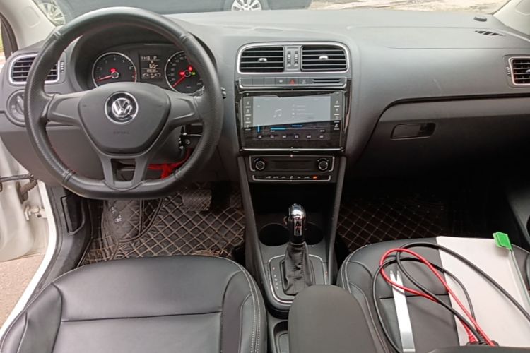 Volkswagen Polo 2015 #10 Volkswagen Polo 2015 car image #10