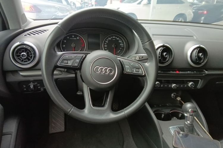 Audi A3 2019 car image #11
