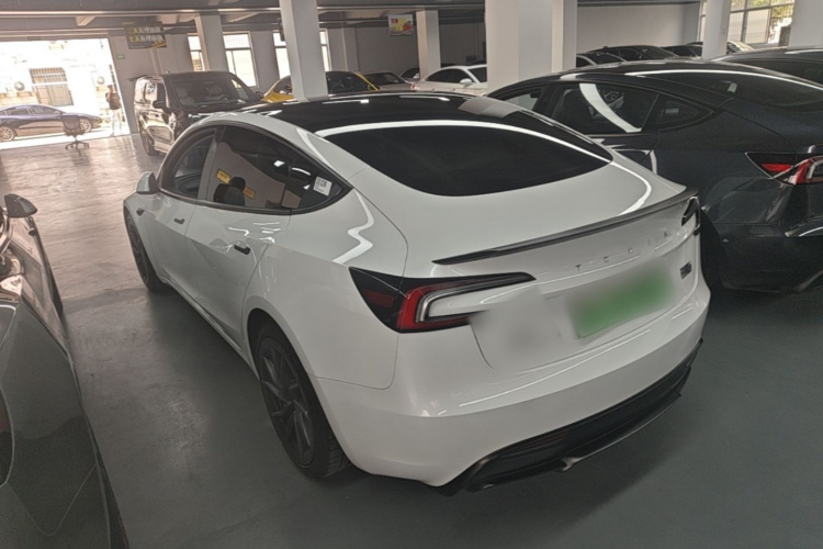 Tesla Model 3 2024 car image #5