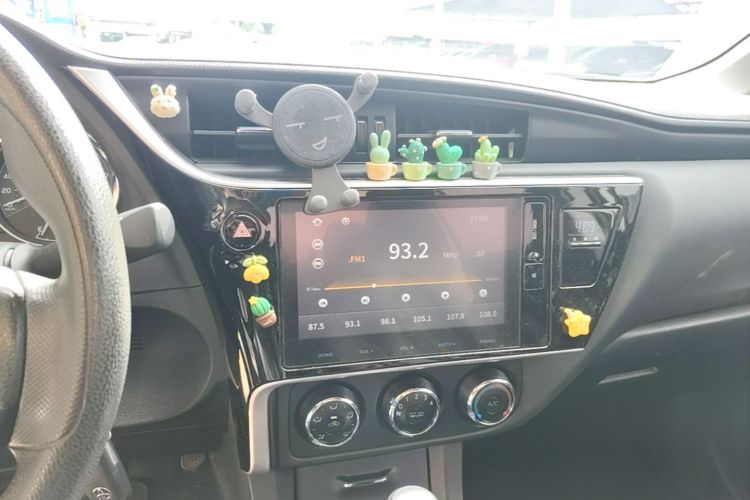 Toyota Corolla 2017 #13 Toyota Corolla 2017 car image #13