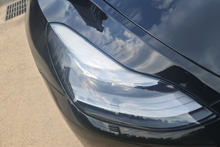 Tesla Model Y 2024 car image #8
