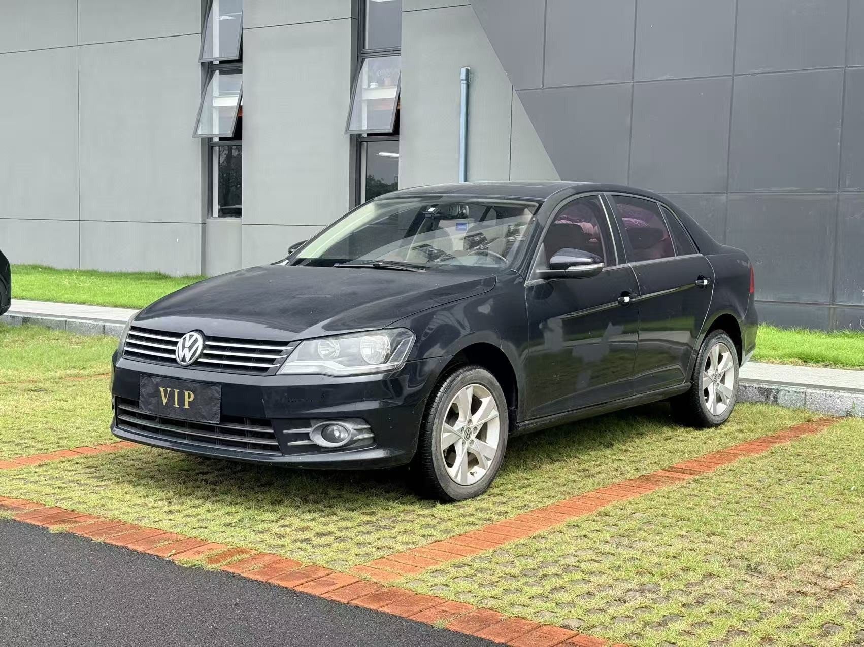 Volkswagen Bora 2013 car image 