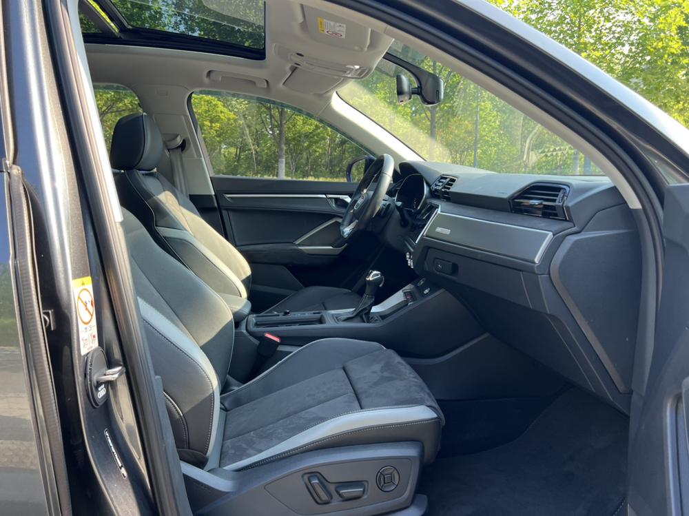 Audi Q3 2023 car image #26
