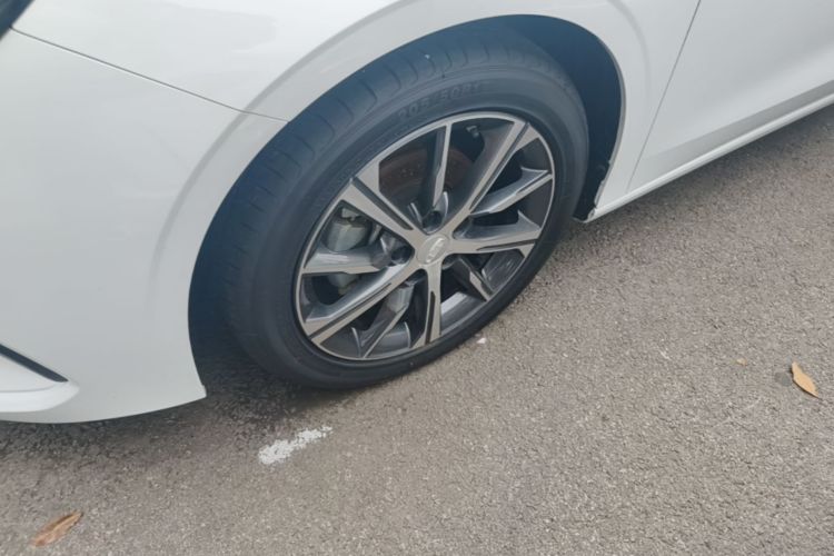 GEELY Emgrand 2024 car image #9