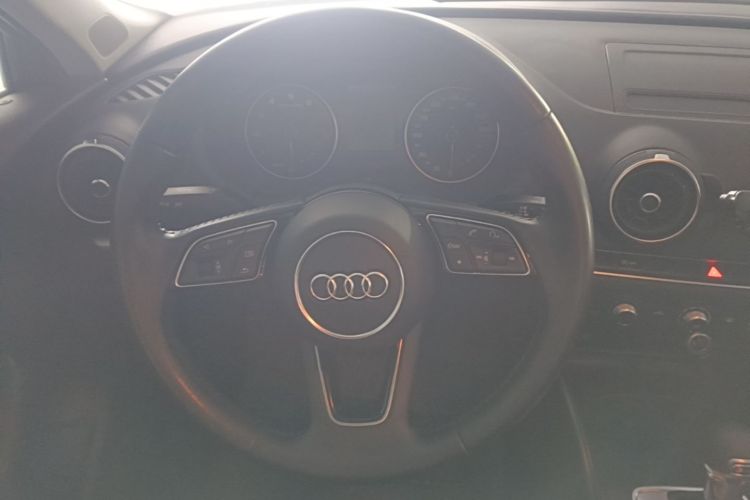 Audi A3 2019 image de voiture #11