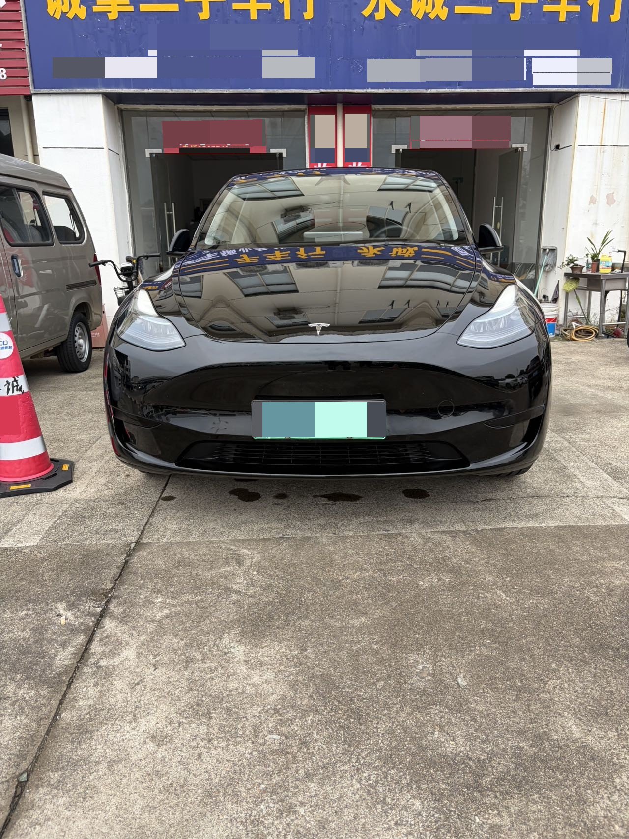 Tesla Model Y 2024 #2 Tesla Model Y 2024 car image #2