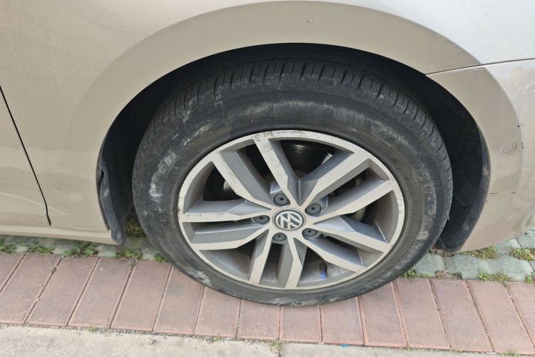 Volkswagen Golf 2017 car image #9