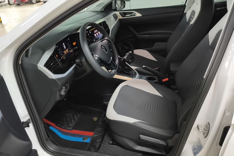 Volkswagen Polo 2024 car image #15