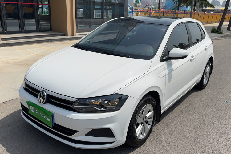 Volkswagen Polo 2021 car image #2