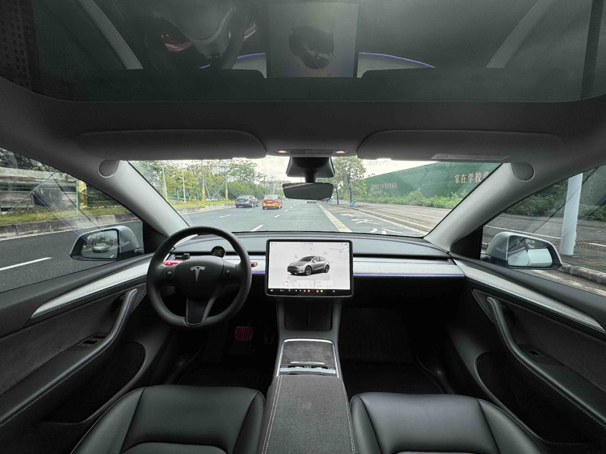 Tesla Model Y 2024 car image #5