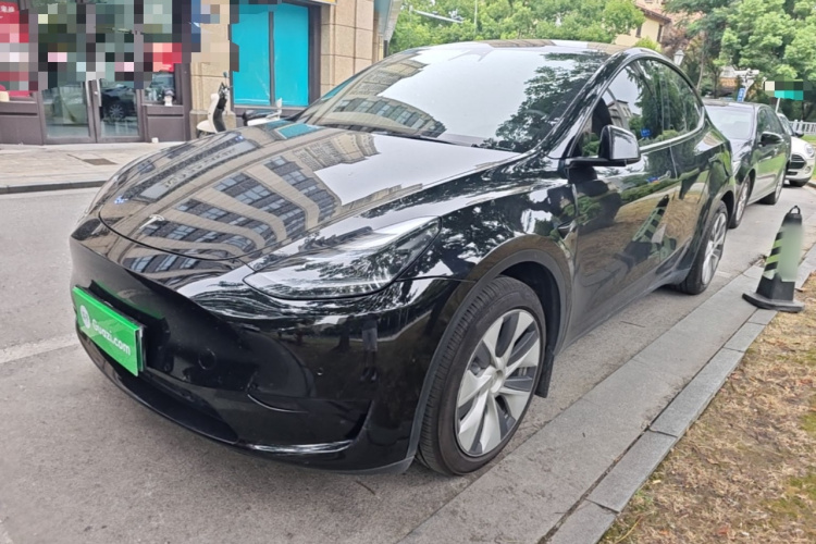 Tesla Model Y 2023 #2 Tesla Model Y 2023 car image #2