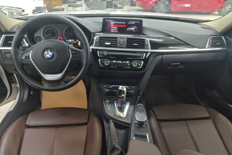 BMW 3 Series 2019 car image #10