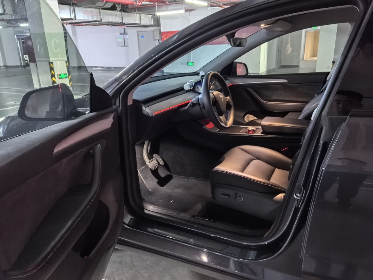 Tesla Model Y 2024 #5 Tesla Model Y 2024 car image #5