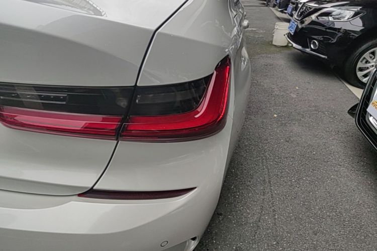 BMW 3 Series 2020 car image #8