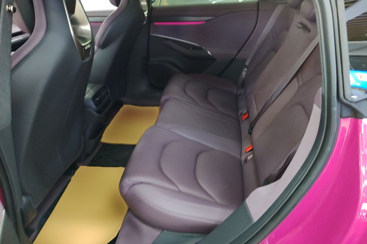 MI SU7 2025 car image #17