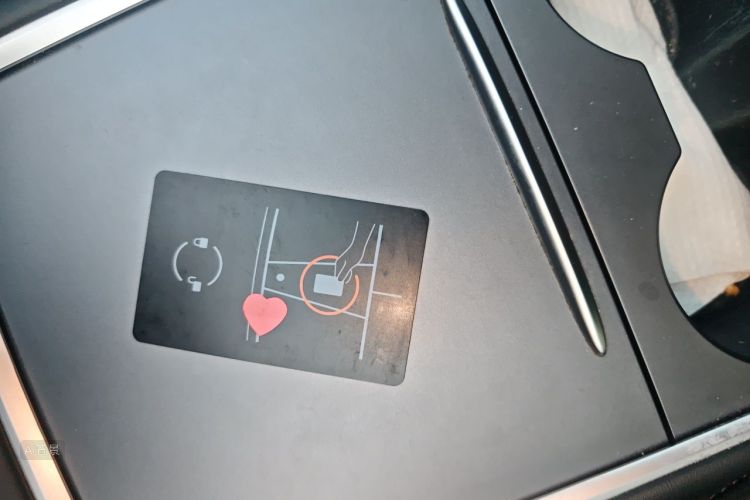 Tesla Model 3 2022 car image #10